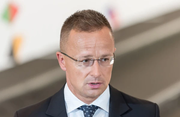 Macarıstanın xarici işlər naziri Aİ-ni ikili standartlarda ittiham edib