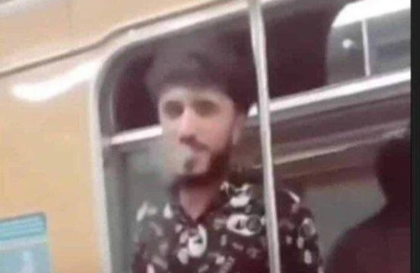 Metroda siqaret çəkən şəxs saxlanıldı - FOTO