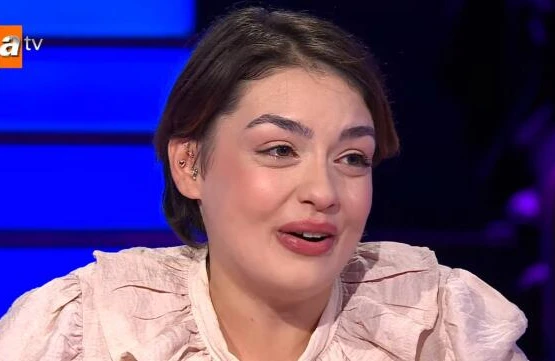 Qalib olan qızın ürəkdağlayan hekayəsi aparıcını da ağlatdı: "Qolum ətçəkəndə qalıb" - VİDEO - FOTO