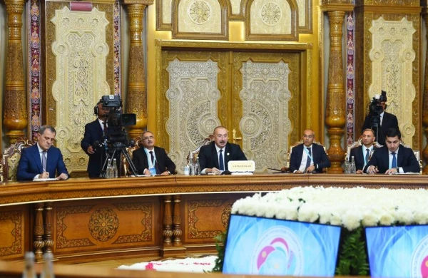 Prezident: Bakı-Tbilisi-Qars dəmir yolu müasirləşdirilir