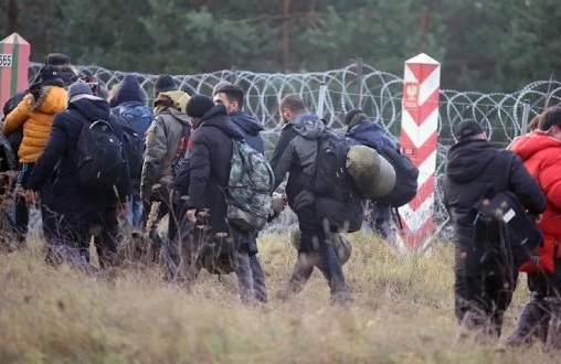 Polşa Xarici İşlər Nazirliyində qalmaqal : 40 minlik Şengen
