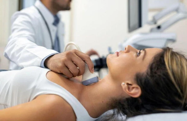 Silikon döş implantlarının təhlükəli təsirləri açıqlandı