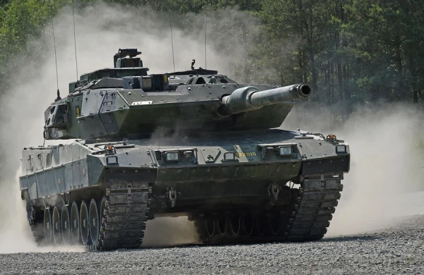 İsveç Ukraynaya 10 Stridsvagn122 tankı göndərdi