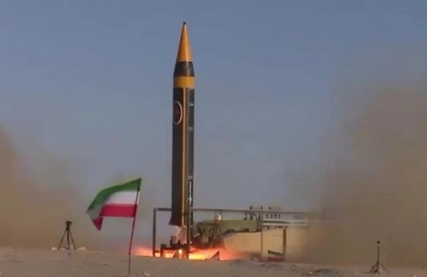İran öz raketini nümayiş etdirib