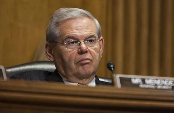 Menendez 100 min dollar girov müqabilində sərbəst buraxıldı