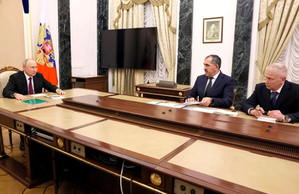 Putin “Vaqner”in keçmiş komandiri ilə görüşdü