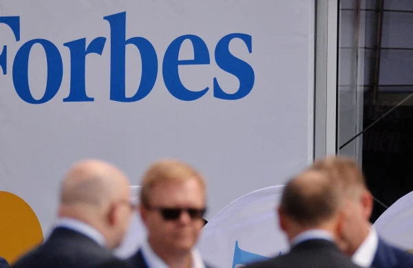Forbes ABŞ-ın ən varlı adamını açıqlayıb