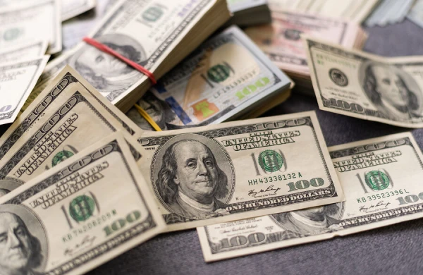 Dollar bahalaşdı