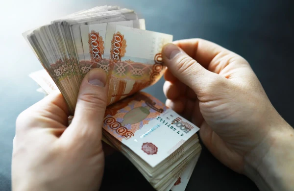 Dayə kimi işə düzəlib  15 milyon rubl oğurlayıb qaçdı