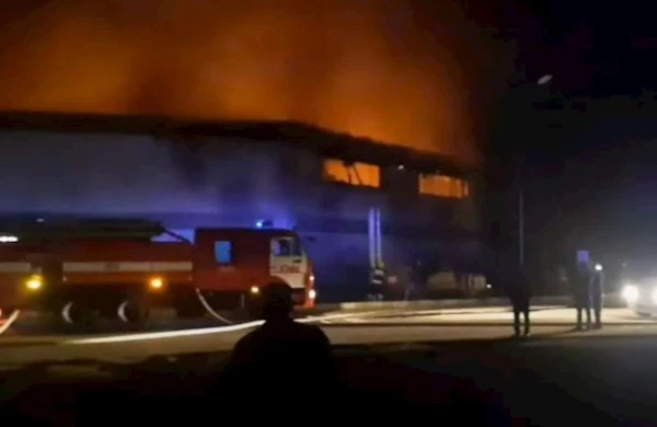 Naxçıvanda ticarət mərkəzində yanğın – Video