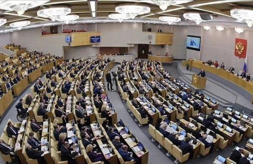 Rusiya ingilis dili ilə mübarizə aparır