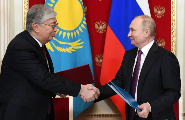 Putin Qazaxıstana gedir