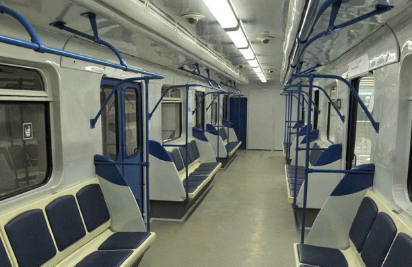 Bakı metrosunda diqqət çəkən görüntü - FOTO