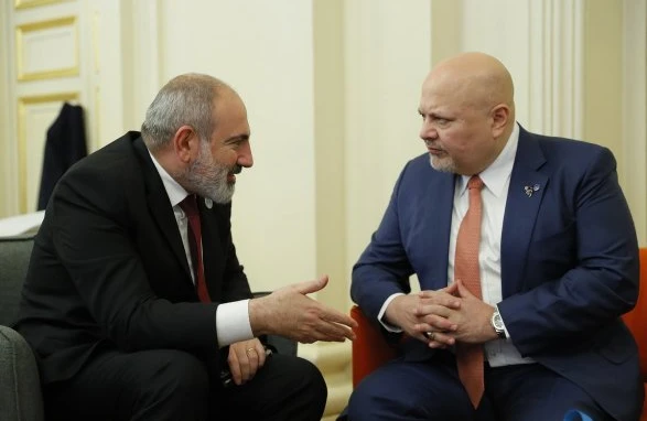 Пашинян встретился с обвинителем Путина