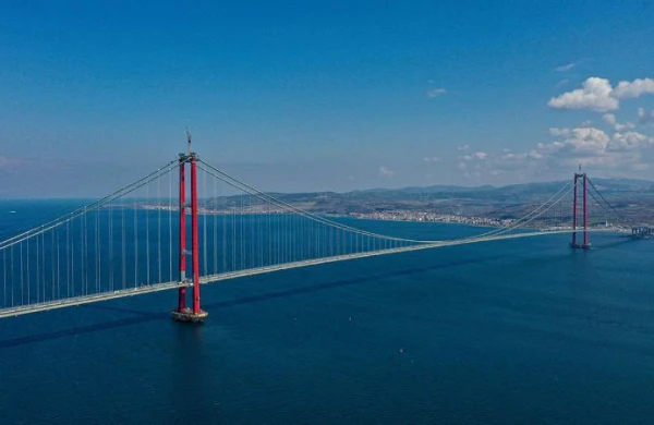 Çanaqqala boğazı gəmi trafikinə bağlanıb