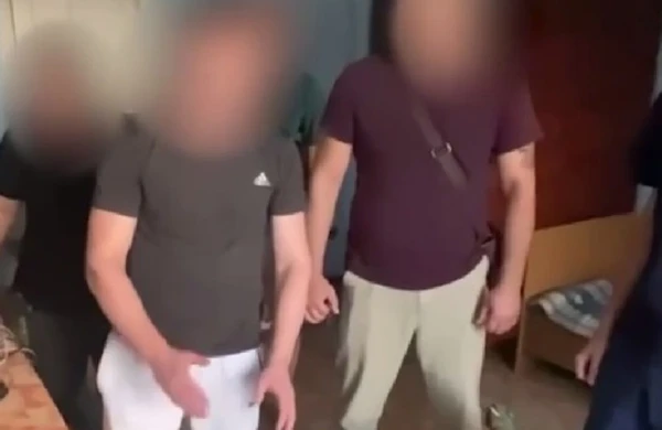 Tükürpədici hadisə: Məktəbli qızı evə aparıb görün nə etdi