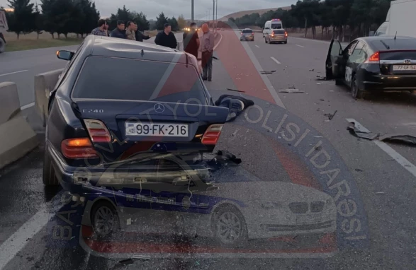 Смертельная авария в Баку: погибли отец и сын ФОТО