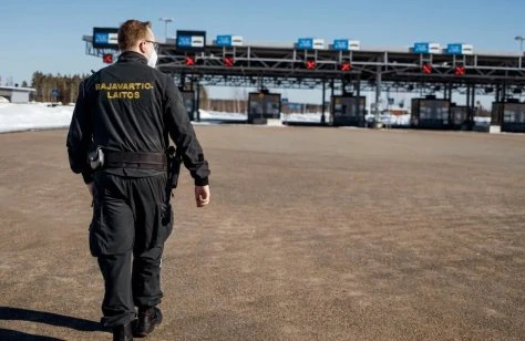Finlandiya Rusiya ilə sərhədə qoşun yeritdi