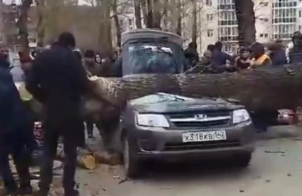 Dəhşətli anlar kamerada: Faciəli şəkildə belə öldülər (18+)