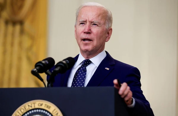 Рейтинг Байдена упал до рекордно низкого уровня