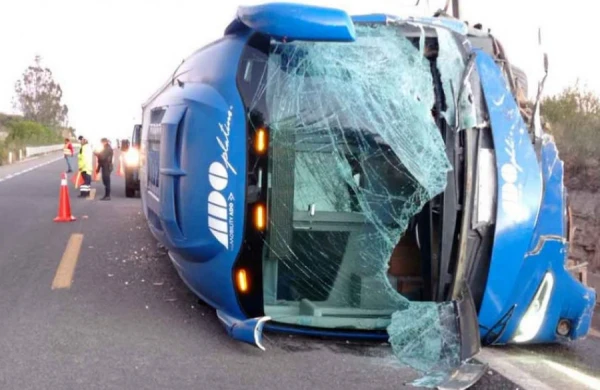 Avtobus aşdı: 12 nəfər öldü