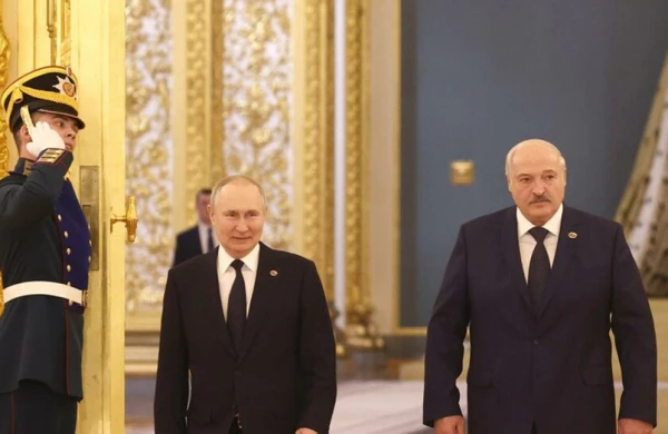 Putin və Lukaşenko KTMT sammitindən sonra birlikdə Minsk hava limanına gediblər