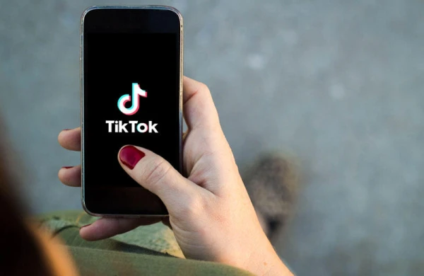 Tiktokda biabırçı canlı açan qadın hamilə imiş - FOTO