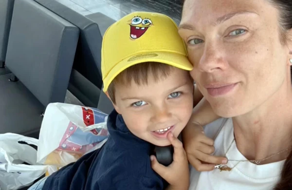 Qamova övladının fotosunu paylaşdı
