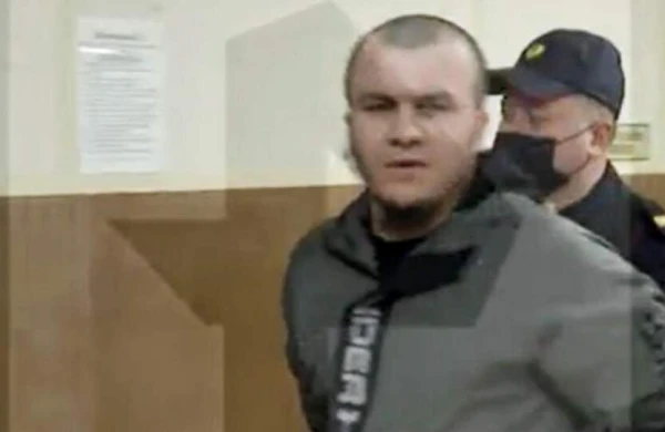 Müğənnini  ölümcül döyən şəxs məhkəmədə  jurnalistə  hücum edib