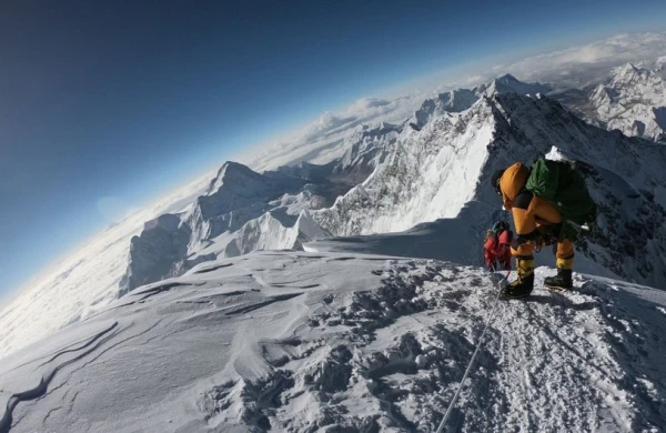 Everestdə rekord sayda insan ölüb