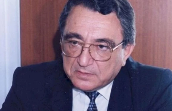 Yaşar Əliyev vəfat etdi