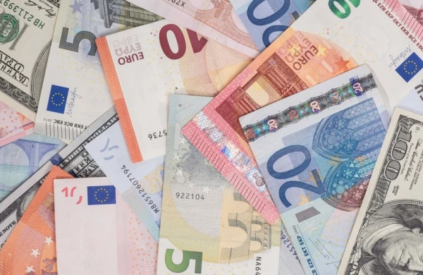 Dollar bahalaşıb