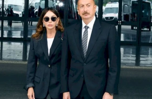 Prezident və birinci xanım dəfn mərasiminə əklil göndərdi