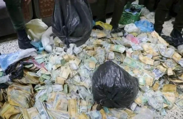 Dilənçinin evindən 400 min dollar pul tapıldı - FOTO