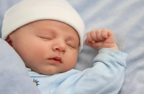 Azərbaycanda ŞOK OLAY: 4 aylıq körpənin mədəsindən mismar çıxdı