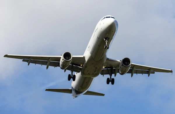 Daha bir ölkə Tehrana uçuşları ləğv etdi