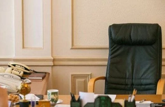 Direktor müavini işdən çıxarıldı - FOTO 