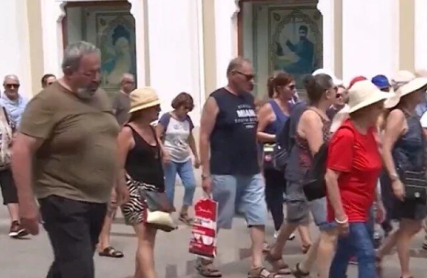 Bakıya gələn rusiyalı turistlər nələr danışdı? - VİDEO