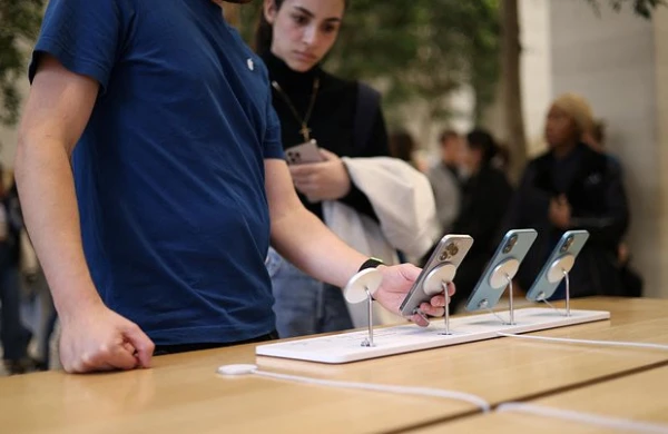 Apple 3 milyard iPhone satdı