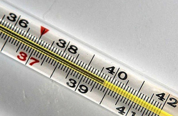  17 yaşlı qız qızdırmadan vəfat etdi