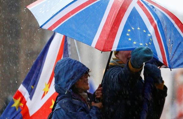 Britaniya qanunsuz miqrantları keçmiş hərbi bazalarda yerləşdirməyi planlaşdırır