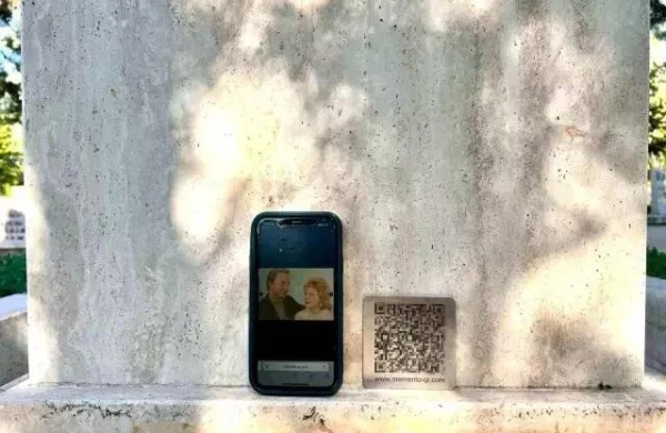 Yeni nəsil məzarlar belə olacaq: QR kodlu... - FOTO