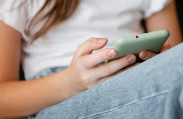 Valideyn uşağın telefonuna baxa bilərmi? - HÜQUQ