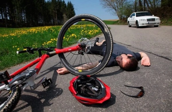 Velosipedçi aldığı xəsarətdən hadisə yerində ölüb