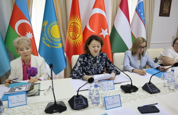 Türk Mədəniyyəti və İrsi Fondunun qərargahında “Türk irsi dünya arenasında” mövzusunda dəyirmi masa keçirilib