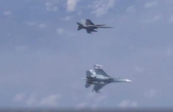 NATO təyyarələri Baltik dənizi üzərində Rusiya qırıcıları ilə üz-üzə