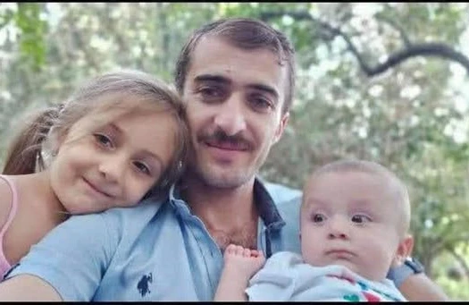 Şəhid ata qızları ilə...5 ilin FOTOSU 