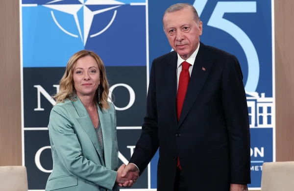 Ərdoğan Meloniyə&nbsp; siqareti tərgitməyi tövsiyə edib