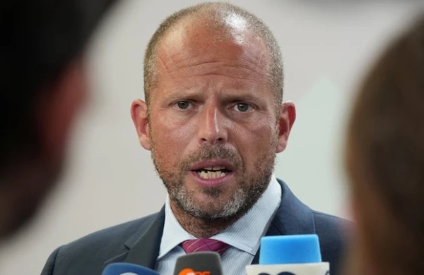 Belçika müdafiə naziri Rusiyadan qorxmamaq çağırışlarına cavab verdi