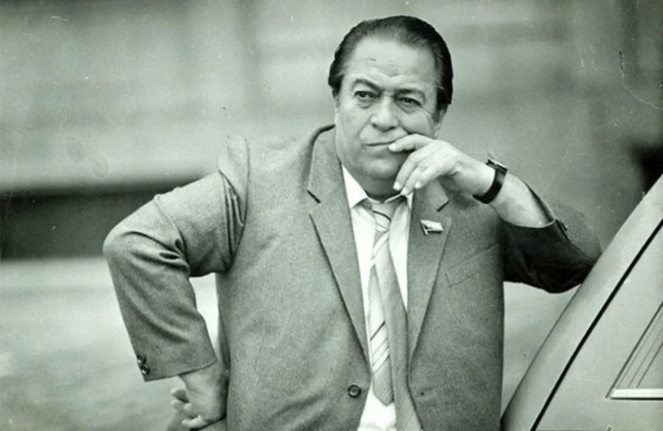 Əfsanəvi müğənnimizin ARXİV GÖRÜNTÜSÜ YAYILDI